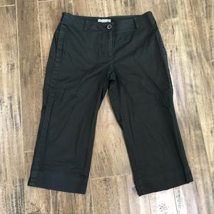 Ann Taylor Black Capris Size 6P